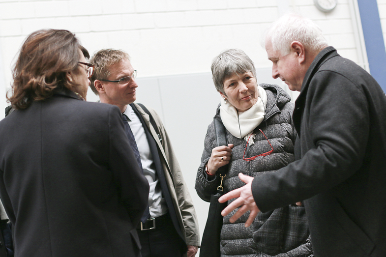 Delegation des BMWi und Mitarbeiter ILK bei Besichtigung